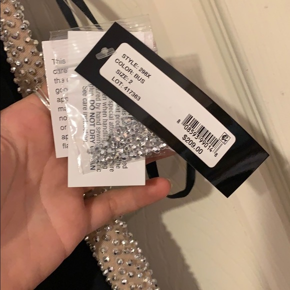 Bedazzled cocktail dress - Picture 3 of 3